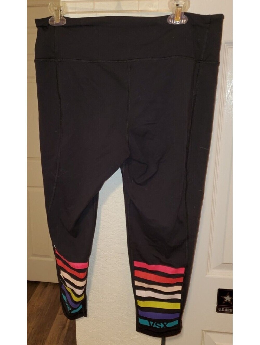 VICTORIA'S SECRET SPORT VSX CAPRI WORKOUT PANTS BLACK & MULTI-COLOR STRIPE LARGE